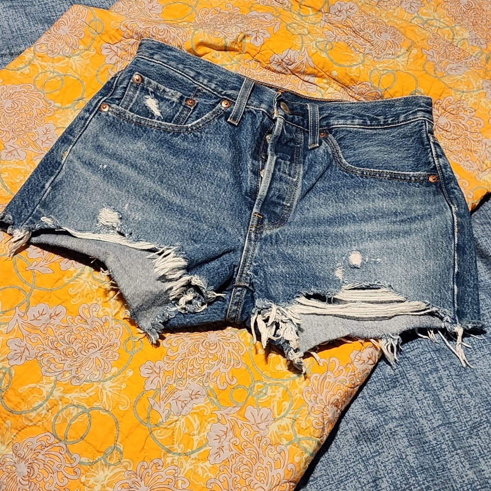 Levi’s 501 high waist denim shorts size 26 button fly